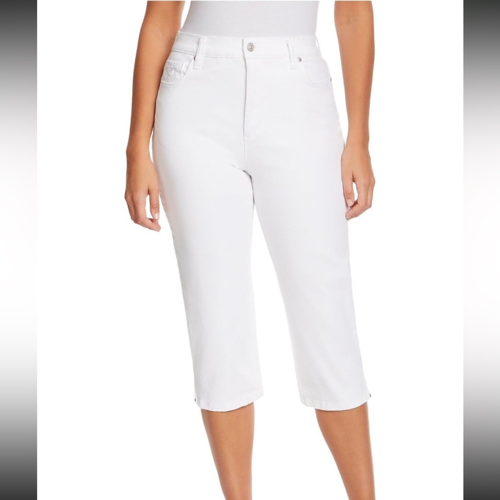 Like New Gloria Vanderbilt White Capri Jeans Size 14